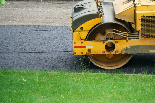 Best Asphalt Driveway Installation  in Redwood City, CA